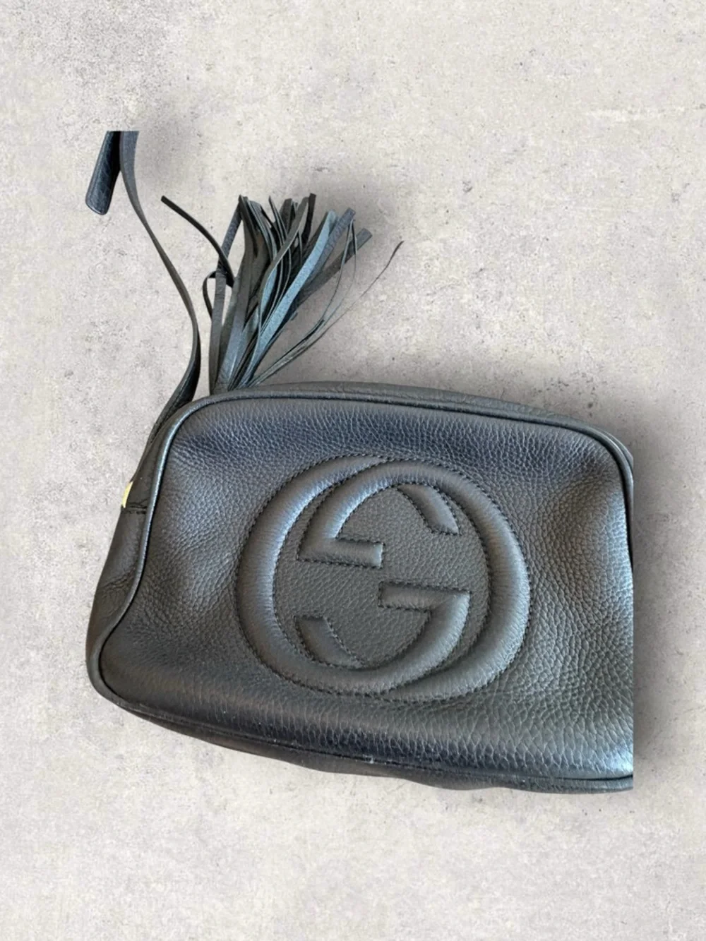 Gucci Black Soho Pebbled Leather Crossbody with Tassel - Picture 2 of 7